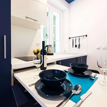 Old Micro-apartments דירה *