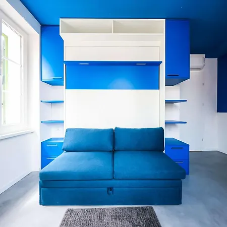 Old Micro-apartments דירה זאדאר