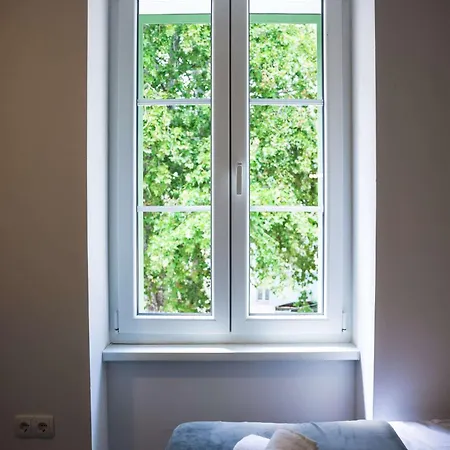 Old Micro-apartments דירה זאדאר