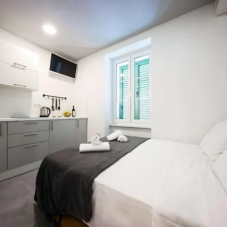 דירה Old Micro-apartments זאדאר