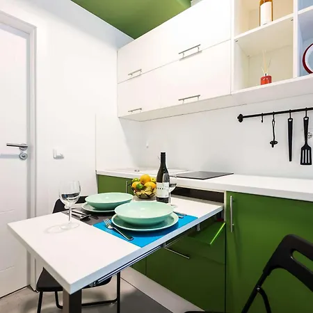 Old Micro-apartments דירה