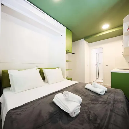 Old Micro-apartments זאדאר