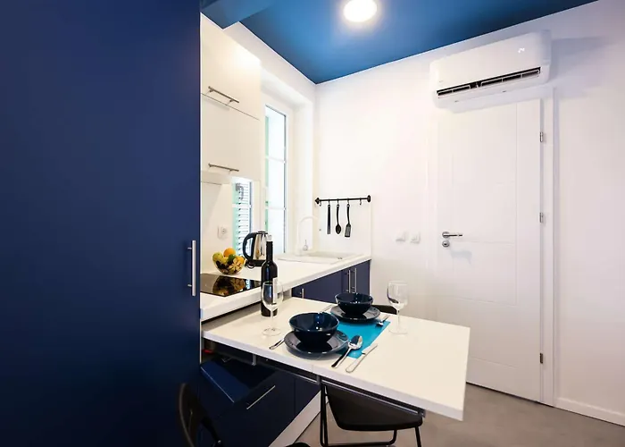 Old Micro-apartments زادار