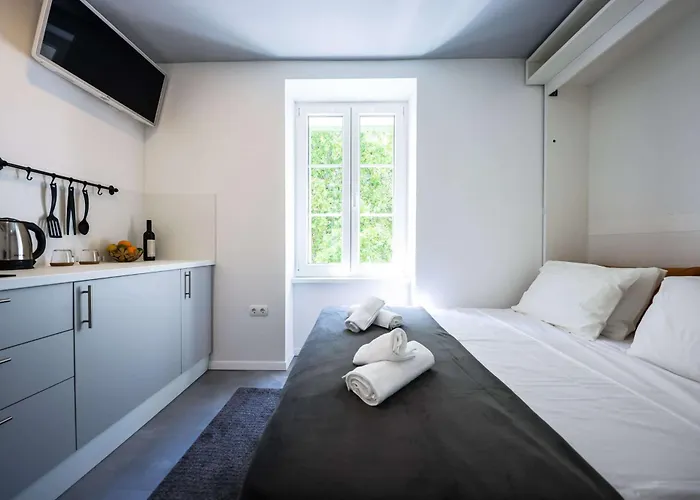 Old Micro-apartments * زادار