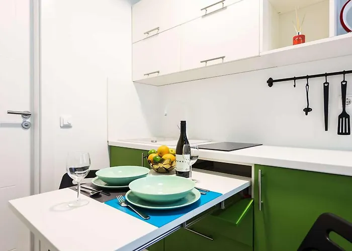 Old Micro-apartments شقة