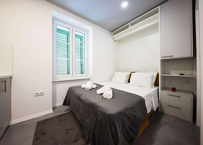 Old Micro-apartments Apartman *